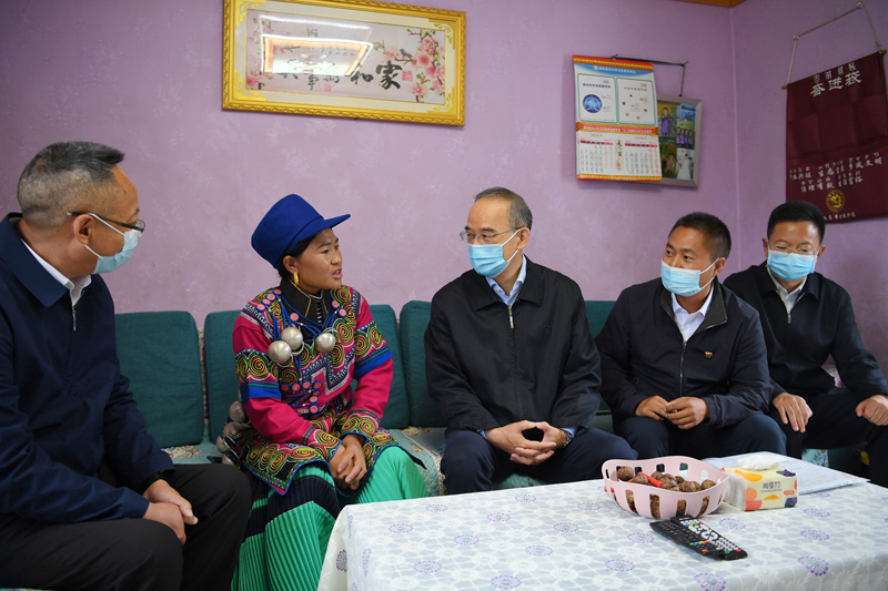 黄强在凉山州调研并主持召开安宁河流域高质量发展座谈会时强调
持续巩固拓展脱贫攻坚成果全面推进乡村振兴
全力推动安宁河流域高质量发展为全省大局多作贡献「相关图片」